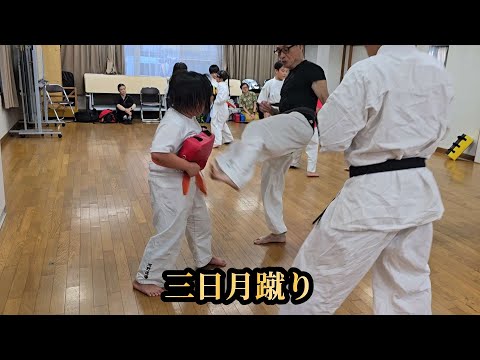 三日月蹴り