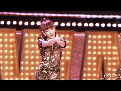[2010-10-29] [Fancam] Taeyeon -Hoot ( Daejong Film Festival Awards)