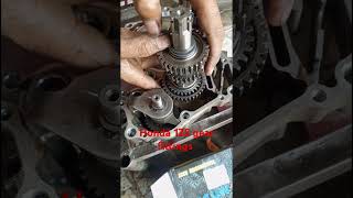 Download lagu Honda 125 gear fitting sets #heavymotors #automobile #handpumpautomationmotorfixing #motorcycle mp3