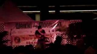 Jake Shimabukuro plays "Somewhere Over the Rainbow"