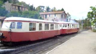 preview picture of video 'CFV Chemins de fer du Vivarais Dieseltriebwagen in Tournon 2004-09-23'