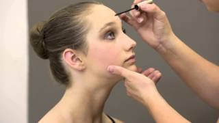 preview picture of video 'Premier School of Dance: How to apply stage make up'