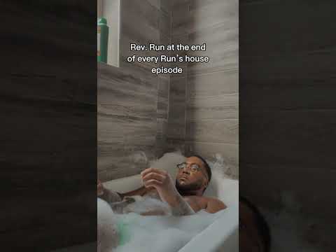 Rev Run would really sit in a jacuzzi and gives us some words of wisdom lol #comedyshorts #runshouse