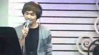 Download lagu SHINee Onew - How Deep Is Your Love mp3