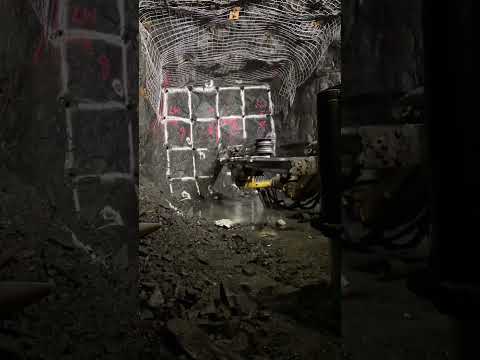 Underground jumbo drilling