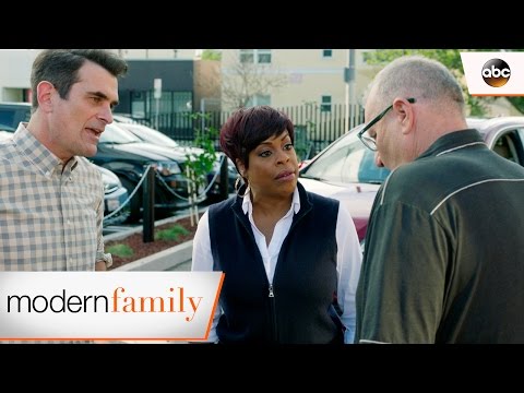 Phil and Jay Make up - Modern Family 8x20
