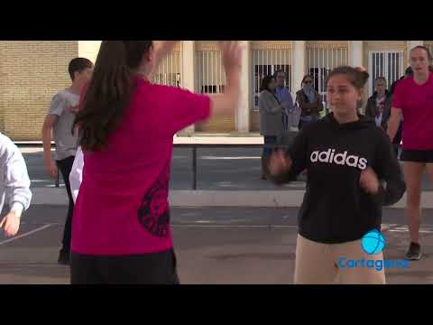 El Odilo FC Cartagena CB acerca el baloncesto a los alumnos de Salesianos