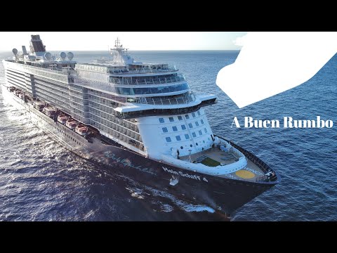 Mein Schiff 4 en navegación. Aerial Dron Video.