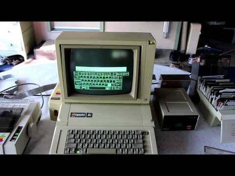 Apple IIe booting with Apple Presents floppy