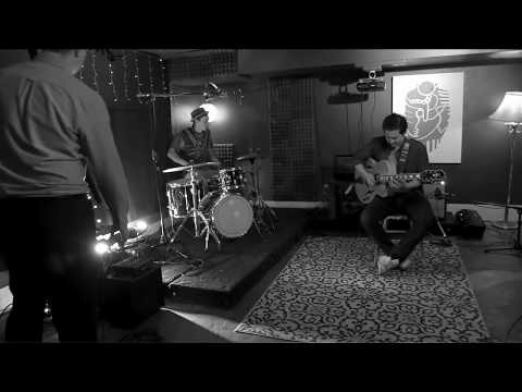 Lucian Gray Trio feat. David Lyttle - Solid