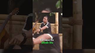 Download lagu Tio Salah Cium Jilbab🤣 #titikkumpul #prazteguh #podcast #podcasts #podcastclips #shorts #ngakak #fyp mp3