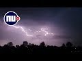 Compilatie: Bliksemschichten verlichten lucht boven Nederland