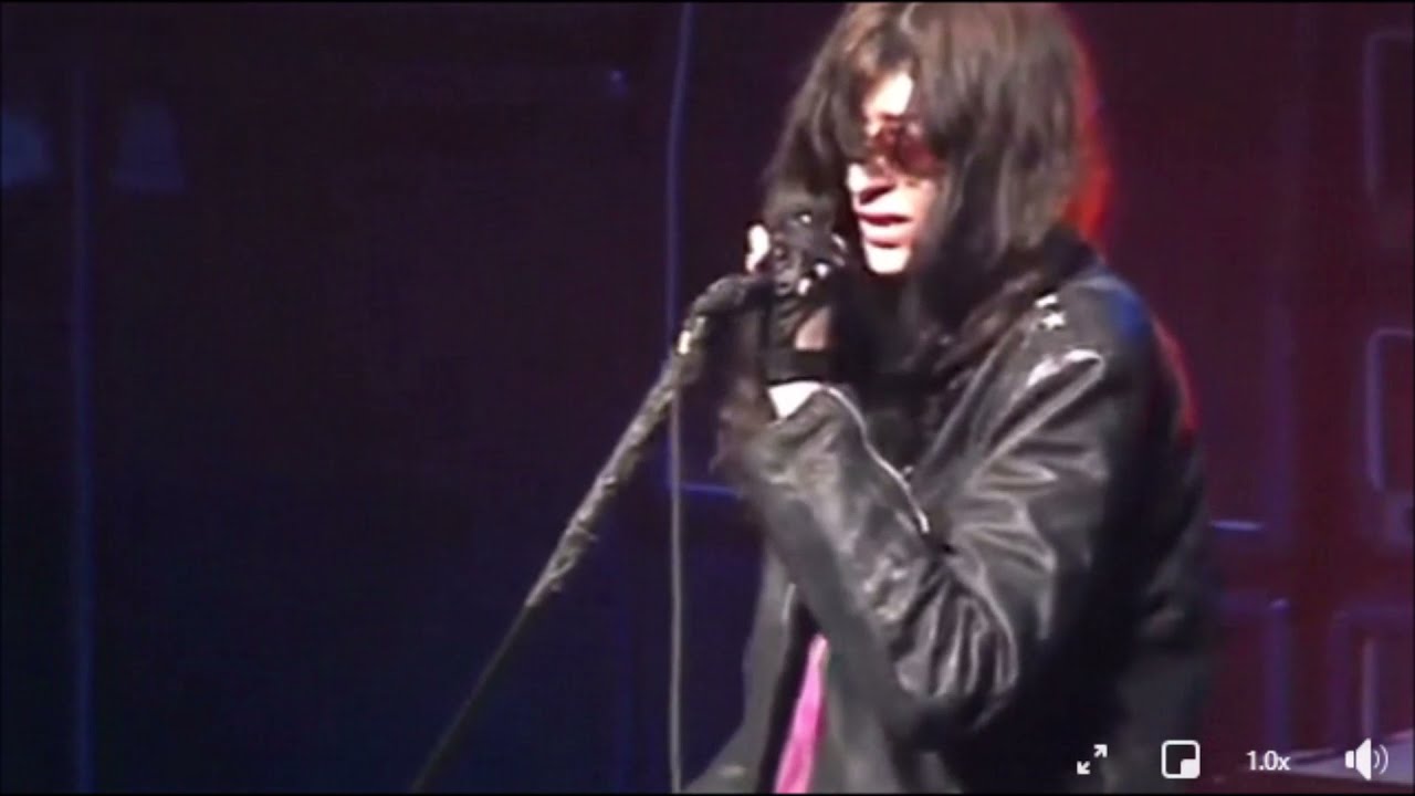 RAMONES - 53rd & 3rd - YouTube