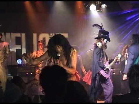 Kriss Famous - Thriller