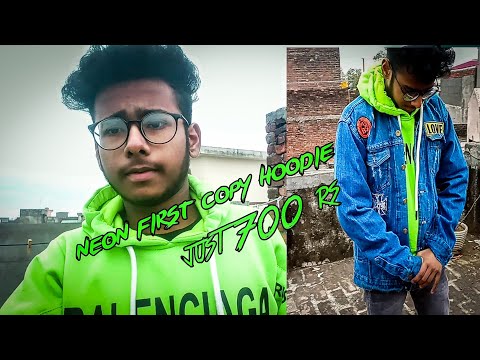 download lagu mp3 mp4 Balenciaga Neon Jacket, download lagu Balenciaga Neon Jacket gratis, unduh video klip Balenciaga Neon Jacket