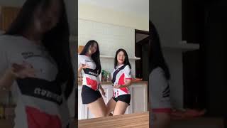 Download lagu GOYANG PARGOY BERHADAPAN , PAPHRICIA & SHEREN , VIRAL TIKTOK #djs_lovers #storywa #djmedan mp3