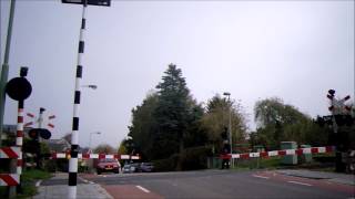 preview picture of video 'Dutch Railroad Crossing/ Level Crossing/ Spoorwegovergang Bocholtz'