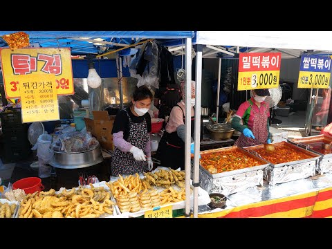 , title : '떡볶이 3판으로 돌려도 아침부터 줄서야 하는 스케일이 남다른 오일장 분식 / Busy tteokbokki Shop, 5 Days market | Korean Street Food'