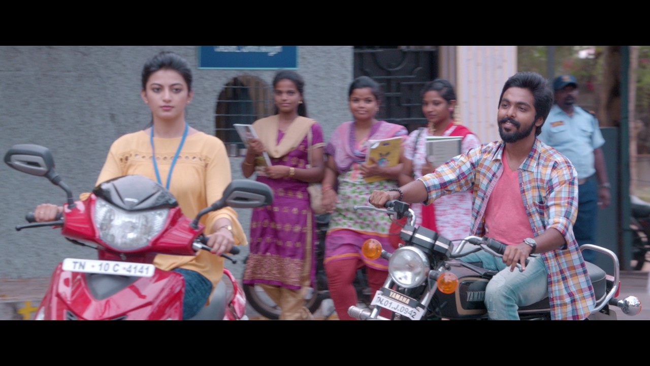Kadavul Irukkaan Kumaru College Scene