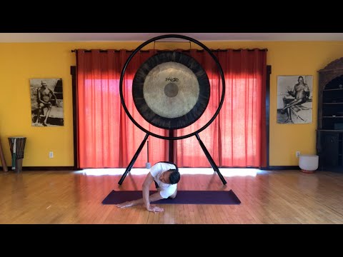 ヨガ英語レッスン動画：AdMpv2pfbLs