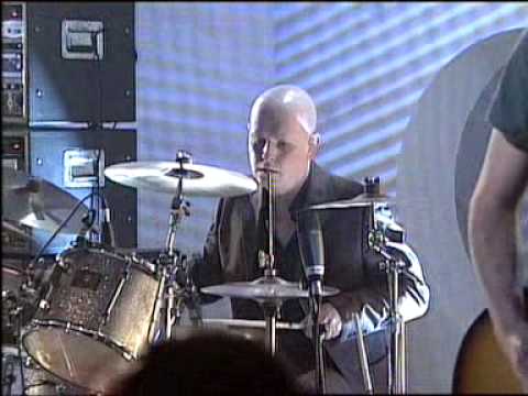 Radiohead - Knives Out (Live At Top of the Pops 2001)