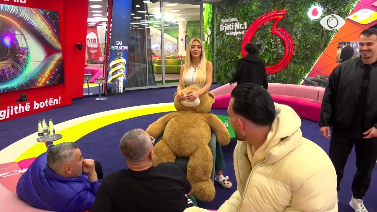 Në pashaportë e ka emrin 'Teo'/ Mateo-Brikenës për arushin që i dhuroi , banorja: Jo, e ka Boli