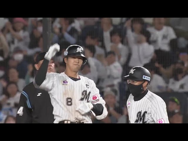 【5回裏】ガッツポーズ!! マリーンズ・中村奨吾の2点タイムリーヒットで追加点!!  2023年10月6日 千葉ロッテマリーンズ 対 オリックス・バファローズ