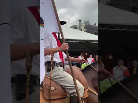 Desfile de 20 de Setembro celebra cultura gaúcha e homenageia Darcy Fagundes em Passo Fundo