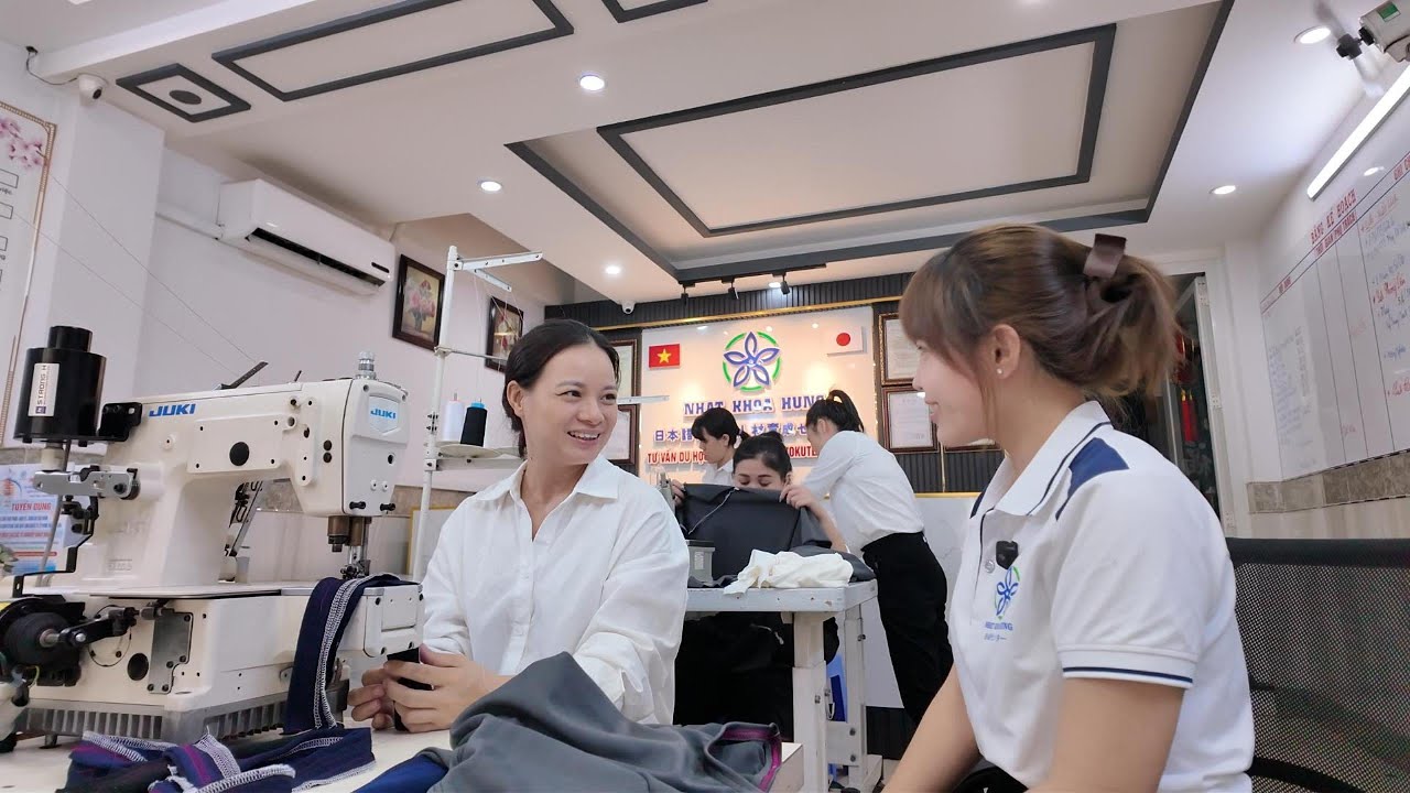 Chị em ơi, mình cứ nghĩ tuổi này khó xin việc, nhưng nhìn các chị trong video mà xem nhé!