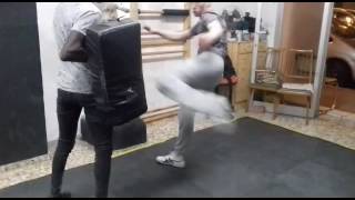 Patadas estilo Yury boyka