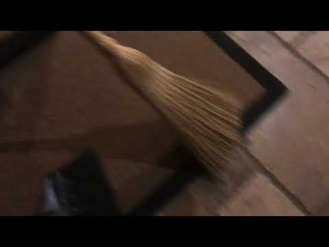 Balancing a broom 😲