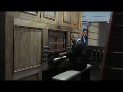 Gi grantangi na Masra improvisation on pipe organ