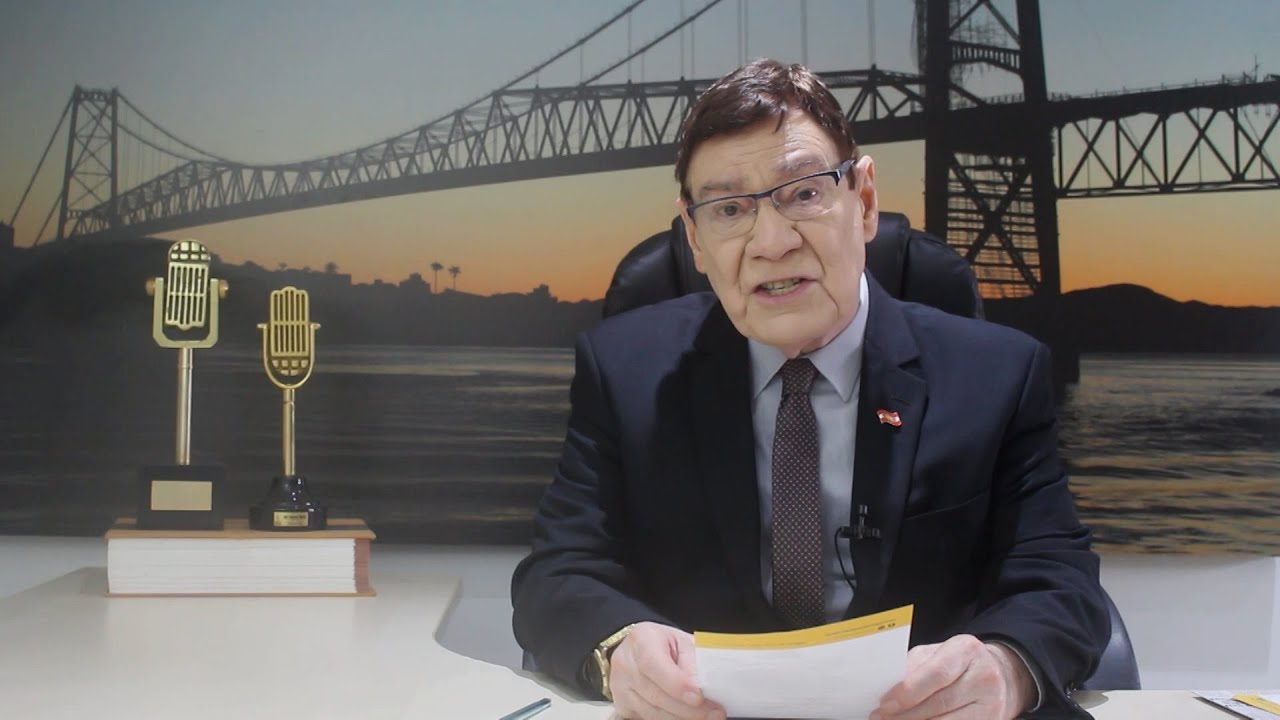 A importância da leitura é o tema do comentário de Luiz Carlos Prates
