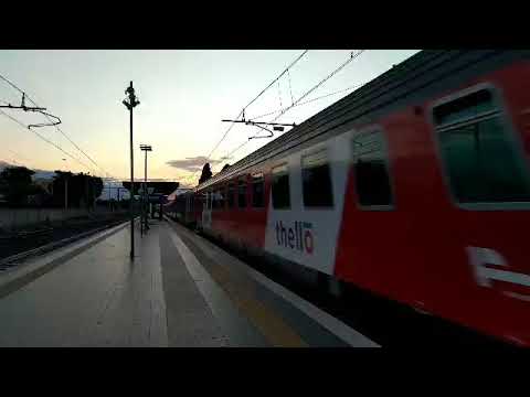 Thello in Puglia! INV Mestre - Surbo con E402B livrea IC SUN in transito a Giovinazzo!