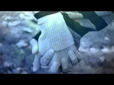 DRŽI ME ZA RUKU - Maja Mazić