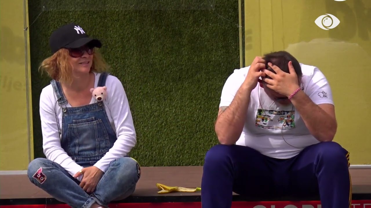 “Qentë të kanë kafshuar gjithë natën”/ Egla debat me Ilnisën: Ty nuk po të ngop dashuria