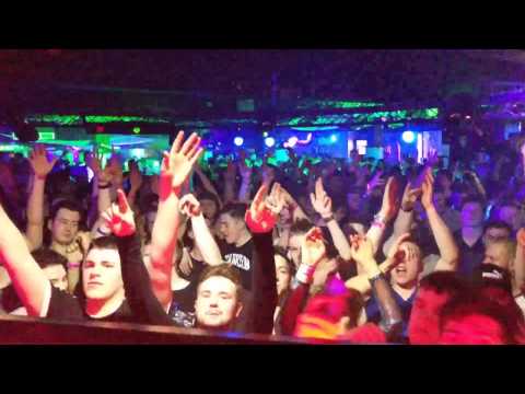 Crowd go crazy without Alan Fitzpatrick being in the booth