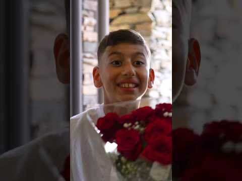 Her crush flew across the world to surprise her 😂