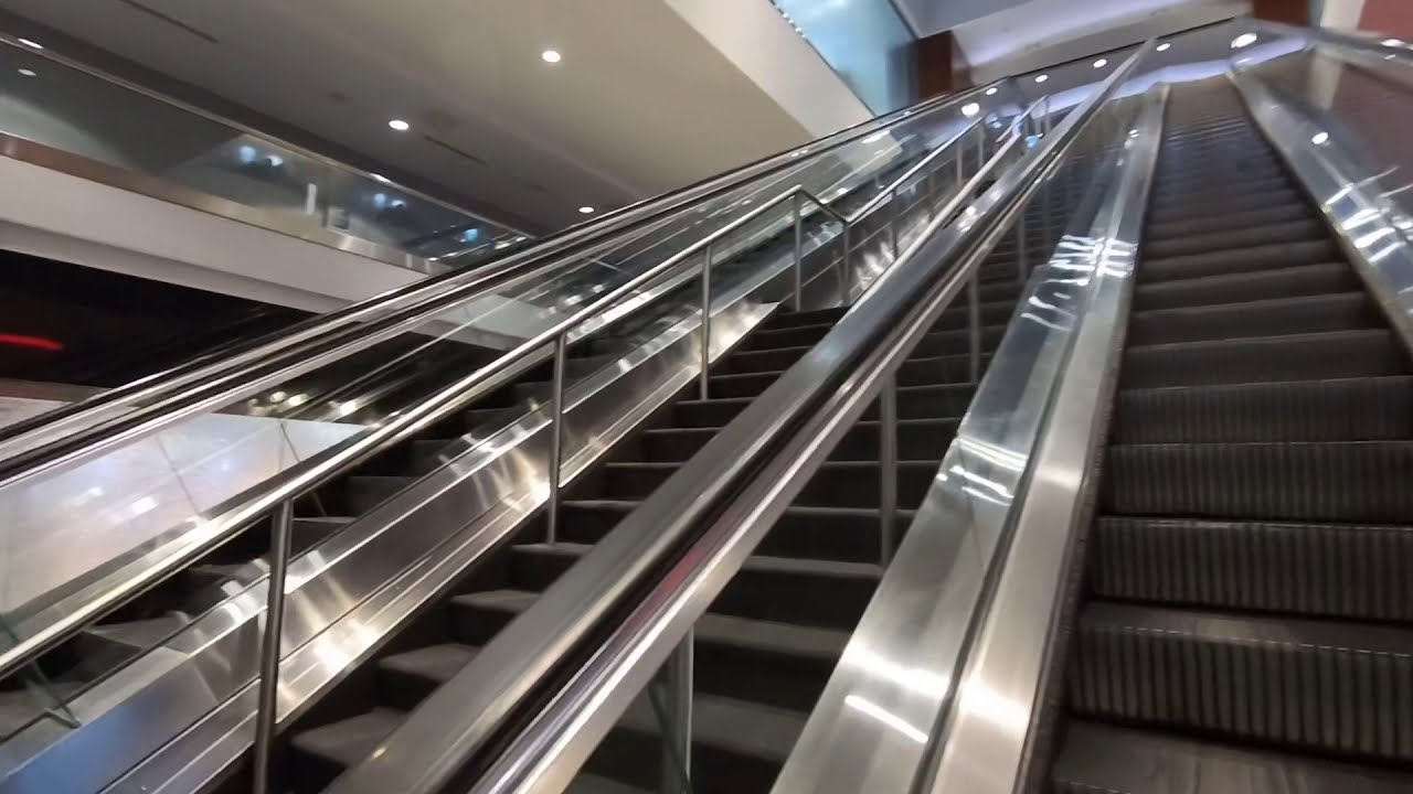 United Airlines United Club thumbnail