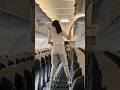 Kesibukan Pramugari Cantik Super Air Jet Saat Selesai Penerbangan