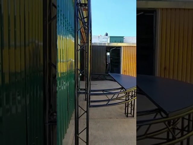 Vídeo relacionado con Divertido duende con disfraz de DJ Booth para el día de Paddy Camiseta