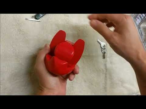 GARBAGE - MasterLock Universal Trailer Coupler Lock - 389DAT
