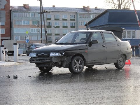 ДТП на перекрестке улиц ЖД и Торговая в г.Югорске 30.10.2014.г ХМАО