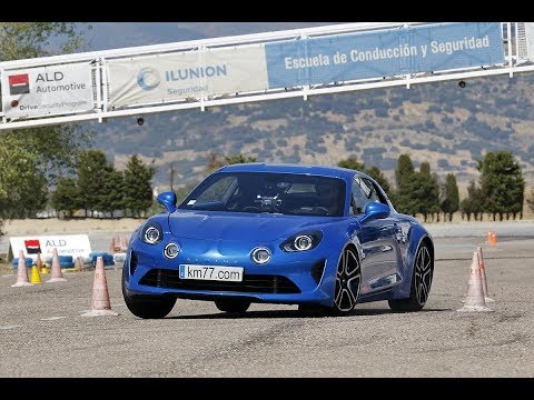 Alpine A110 2018 – Maniobra de esquiva (moose test) y eslalon | km77.com
