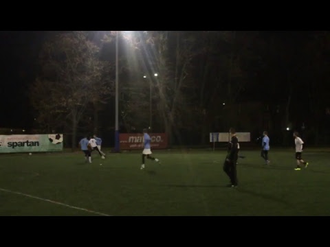 24.11 Olimpia Sępolno (biale) - Gumzamet Fidasz (błękitne)