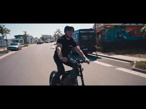 Red RSR - bis zu 110 elektrische km/h und 250 mm Federweg