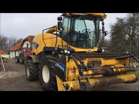 NEW HOLLAND FR9050 600 HP. forage harvester with additional equipment.