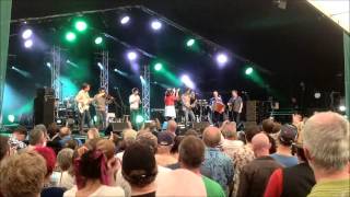 Alasdair Mhic Cholla Ghasda by Capercaillie