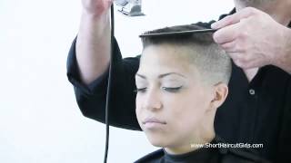 Download lagu Girls Bald Headshave Makeover mp3