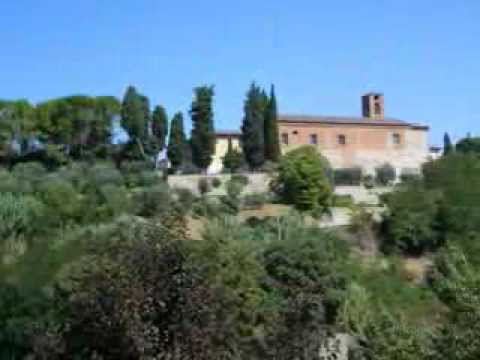 A walk with Juliet at Colle di Val d'Elsa (SI) Tuscany Italy / Summer 2013